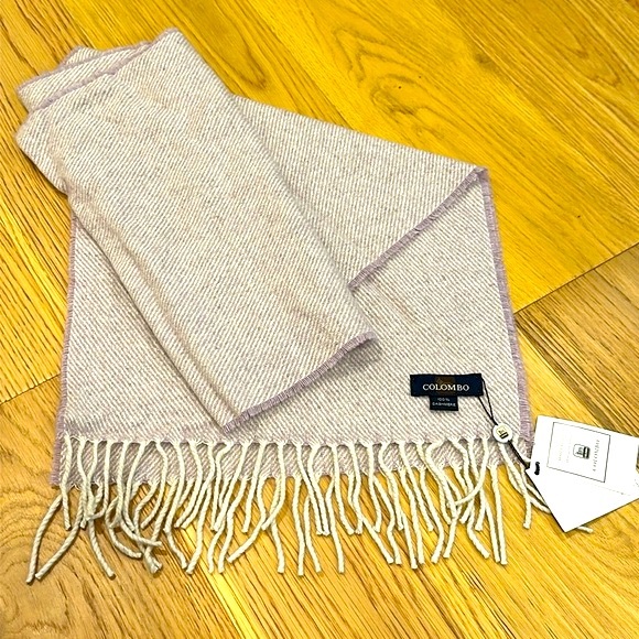 NWT Colombo 100% Cashmere Lavender Purple White Print Scarf Rectangular Fringe - Picture 7 of 7